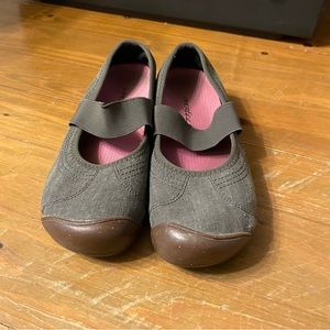 Keen Mary Jane shoes Size 7